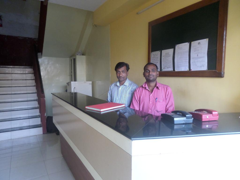 Hotel Sai Ratna Nashik Zewnętrze zdjęcie