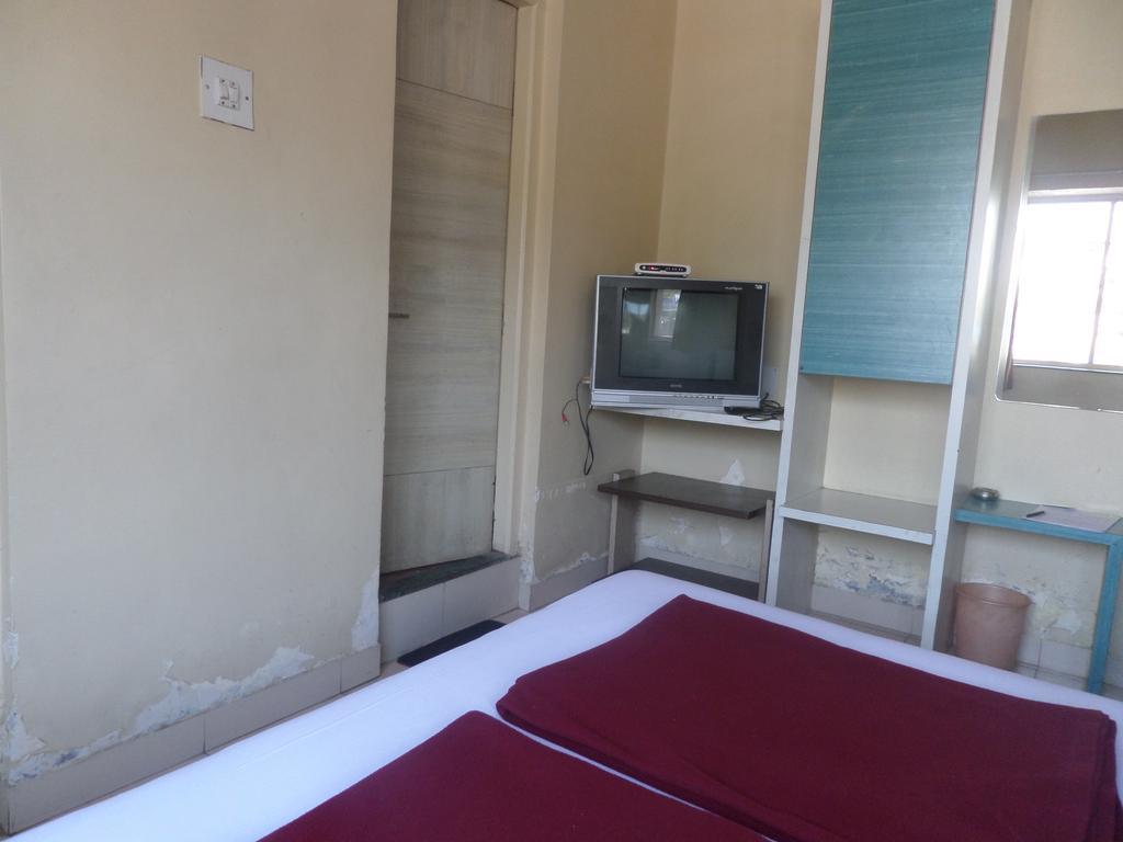 Hotel Sai Ratna Nashik Zewnętrze zdjęcie