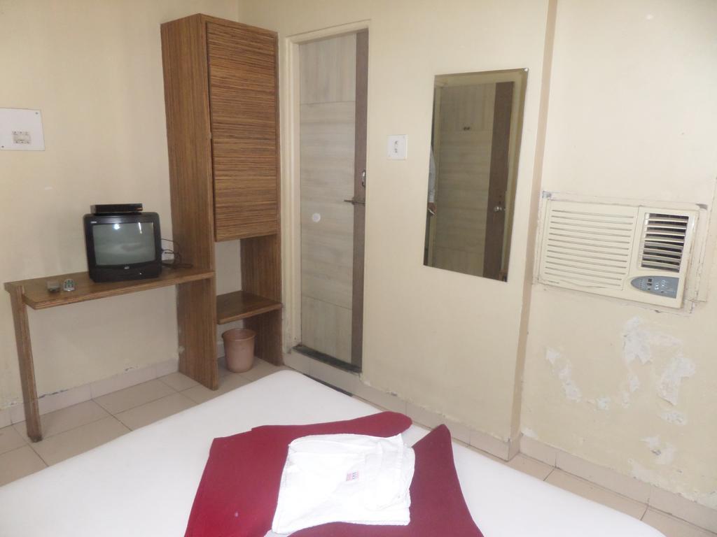 Hotel Sai Ratna Nashik Pokój zdjęcie