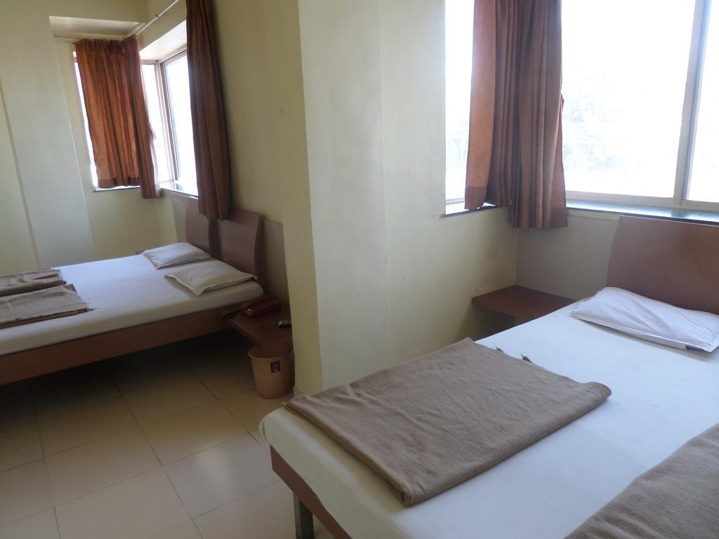 Hotel Sai Ratna Nashik Zewnętrze zdjęcie