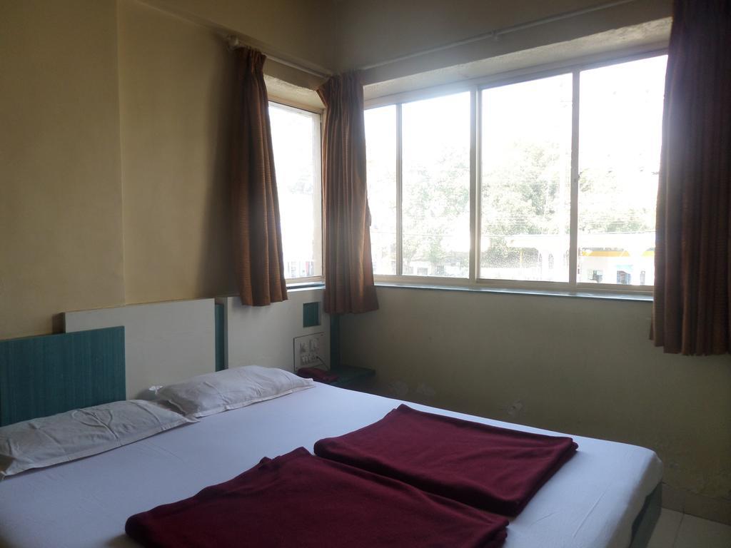 Hotel Sai Ratna Nashik Zewnętrze zdjęcie