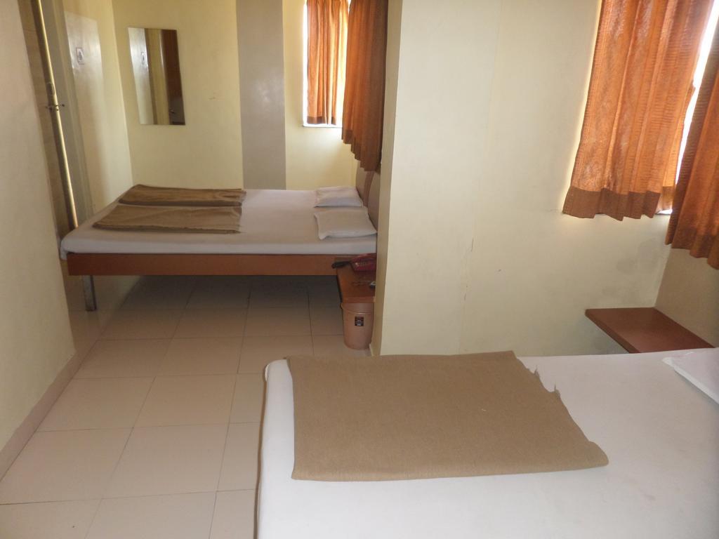 Hotel Sai Ratna Nashik Zewnętrze zdjęcie