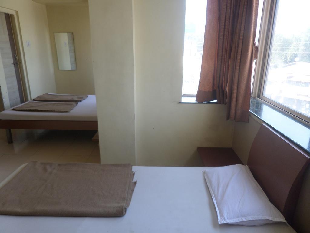 Hotel Sai Ratna Nashik Zewnętrze zdjęcie